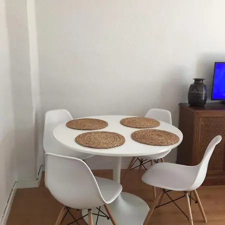 Centrico Y Comodo. Vut37/61 *